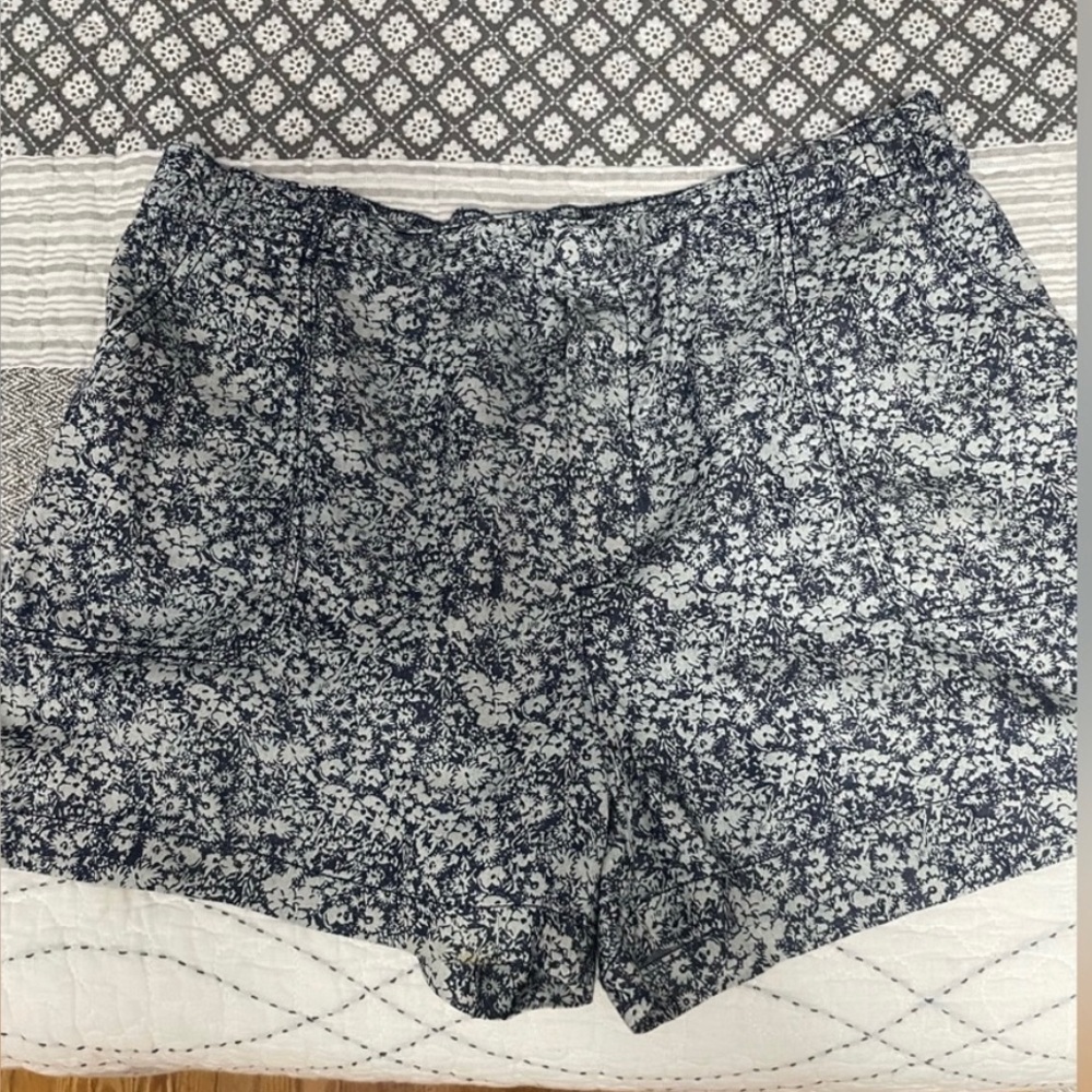 3/$20 Joe Fresh Navy Blue and White Patterned Women's Shorts